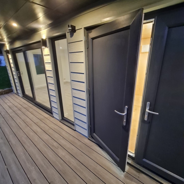 Garden Room with storage space 7