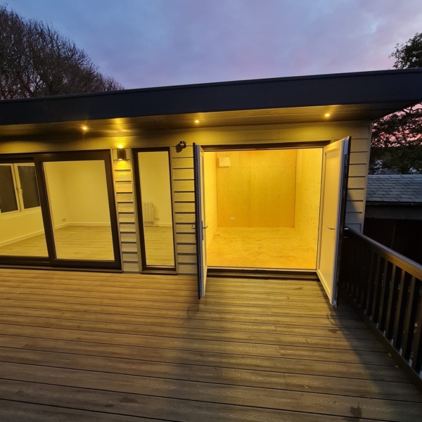 Garden Room with storage space 8
